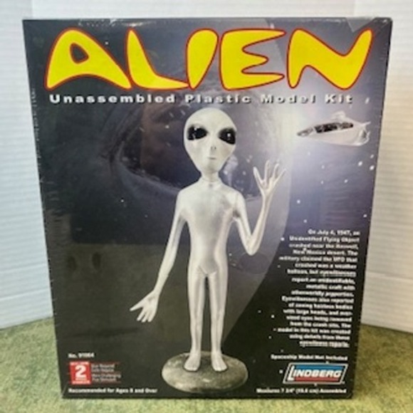 Lindberg Alien Unassembled Plastic Model Kit Skill Level 2 New in Box - Picture 2 of 6